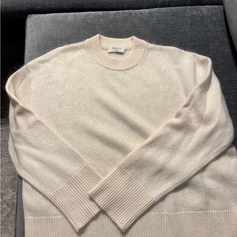 Cream Aritzia Sweater - Picture 3 of 7